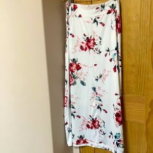 Red Rose Maxi Skirt with side pockets.